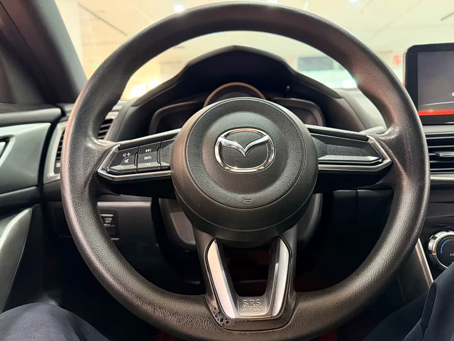 Mazda CX-4 2018 — фото 10