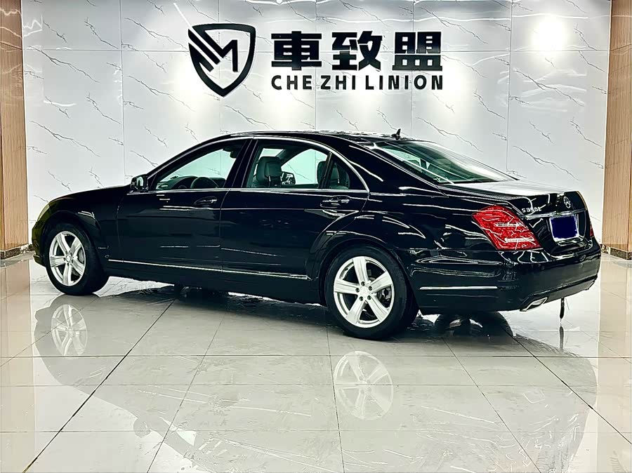 Mercedes-Benz S-Class 2010
