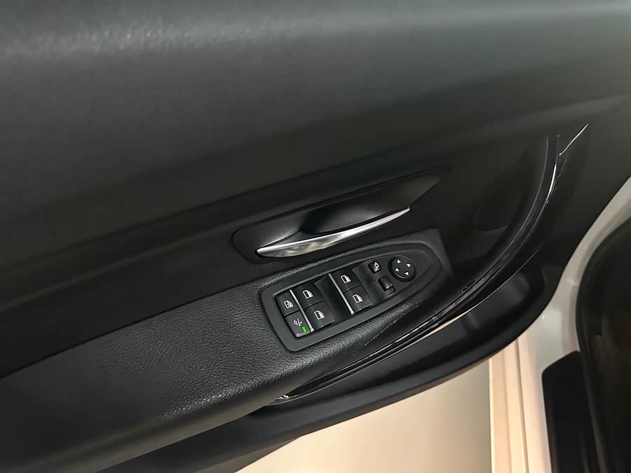 BMW 3 Series GT 2018 — фото 16