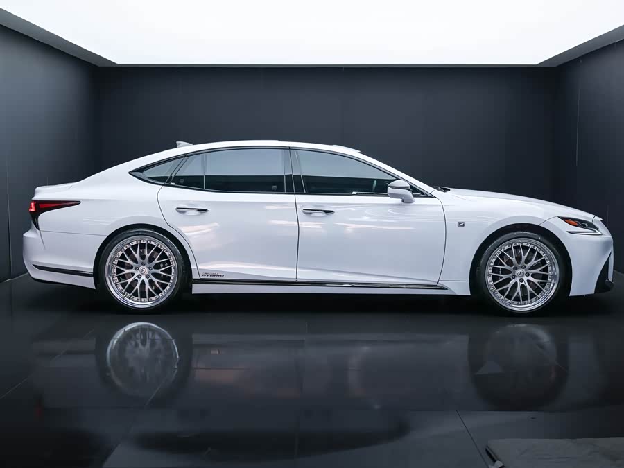 Lexus LS 2018