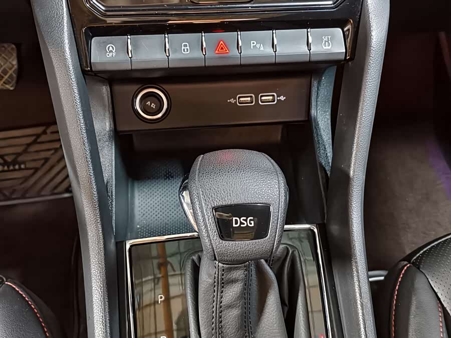 Skoda Korok 2023 — фото 12