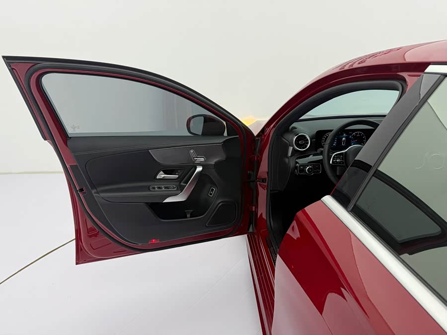Mercedes-Benz A-Class 2022 — фото 20