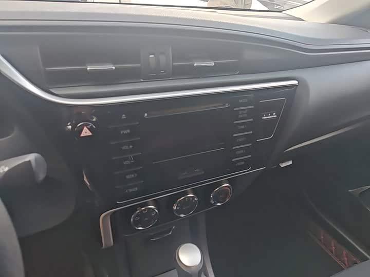 Toyota Corolla 2017 — фото 13
