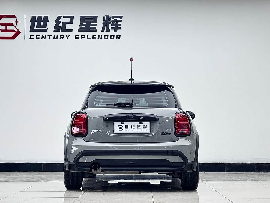 MINI MINI 2023