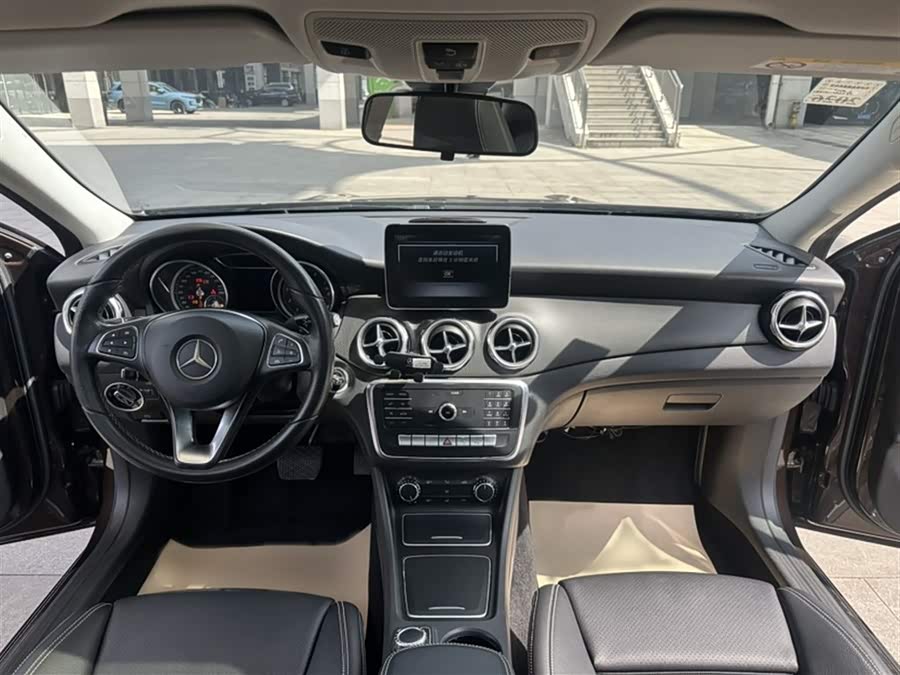 Mercedes-Benz GLA 2018 — фото 14
