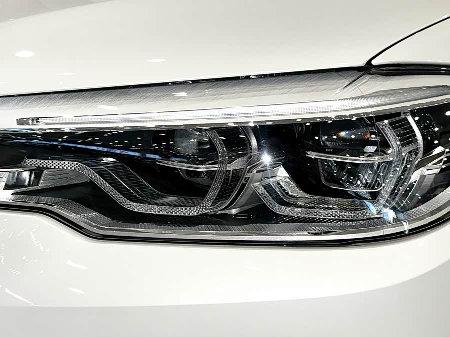 BMW 5 Series 2018 — фото 8