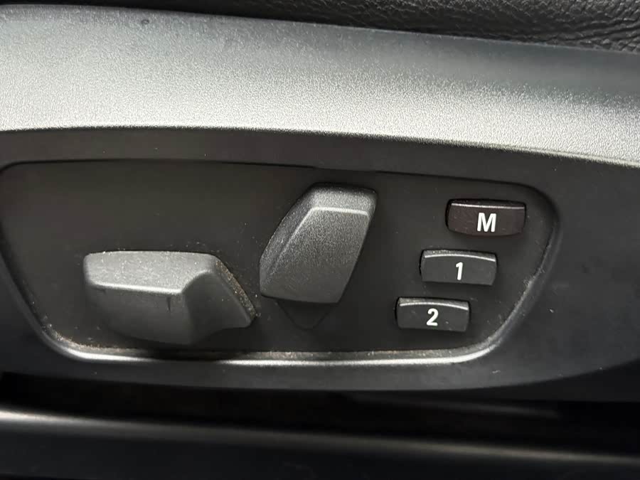 BMW X1 2015 — фото 11
