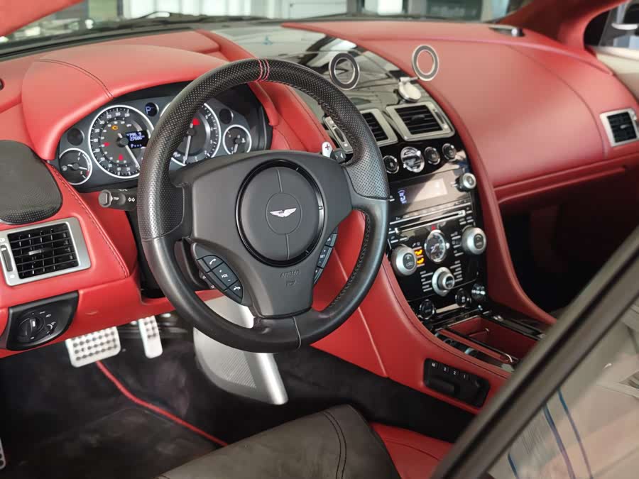 Aston Martin DBS 2009