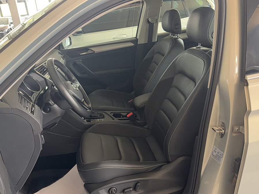 Volkswagen Tiguan L 2018 — фото 17