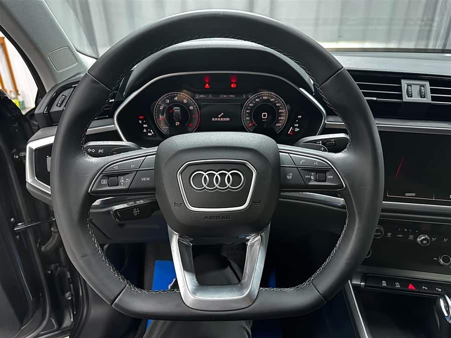 Audi Q3 2023 — фото 13