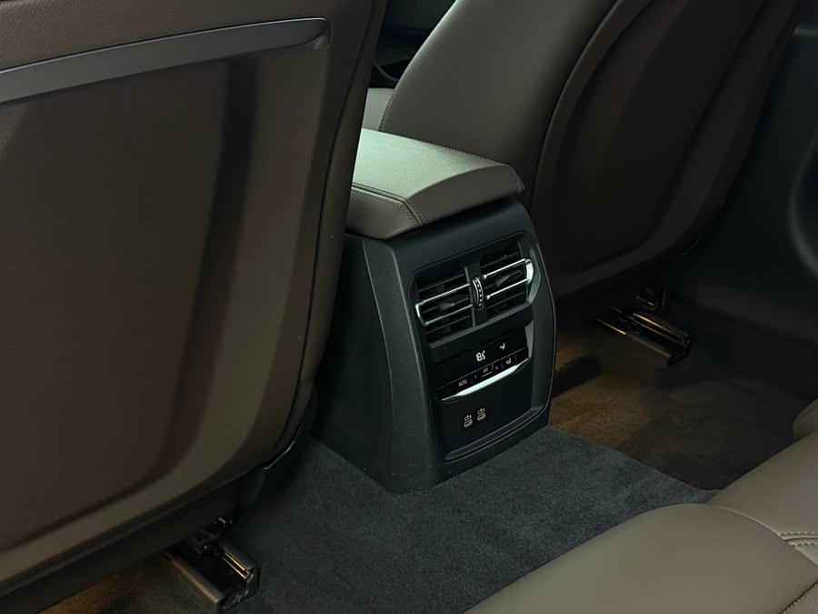 BMW 3 Series 2023 — фото 15
