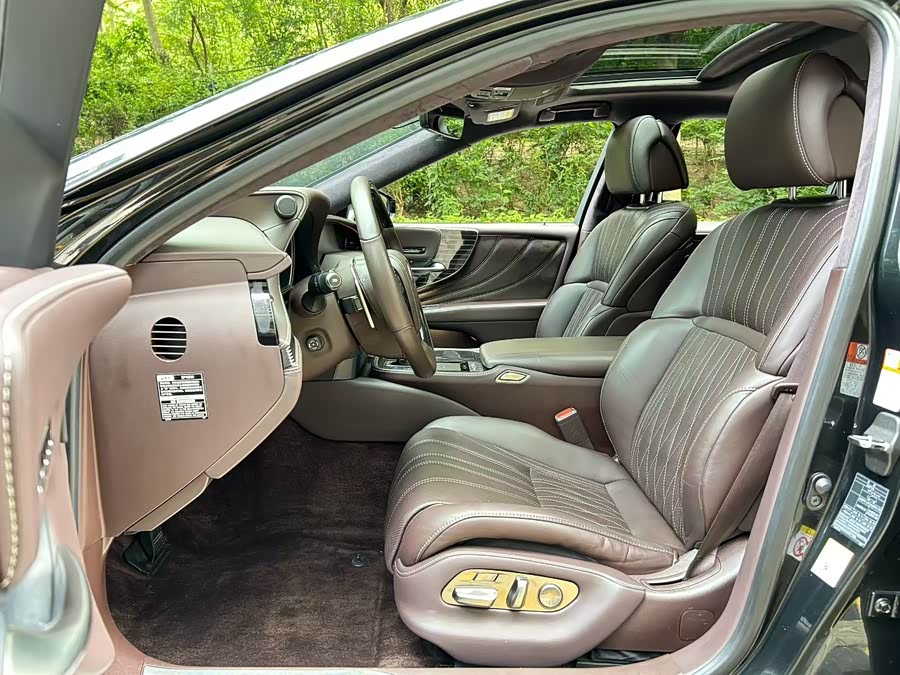 Lexus LS 2018