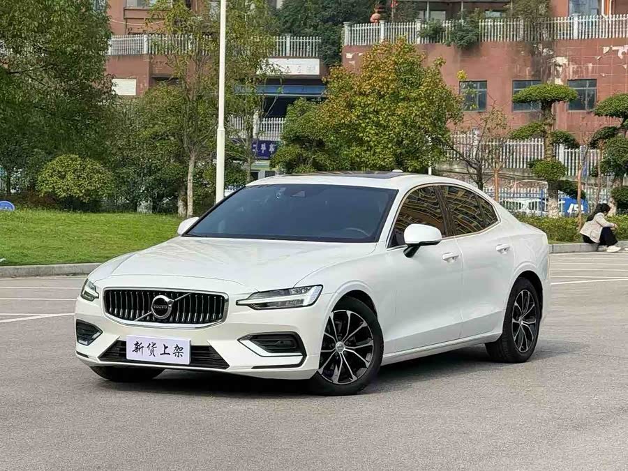 Volvo S60 2023