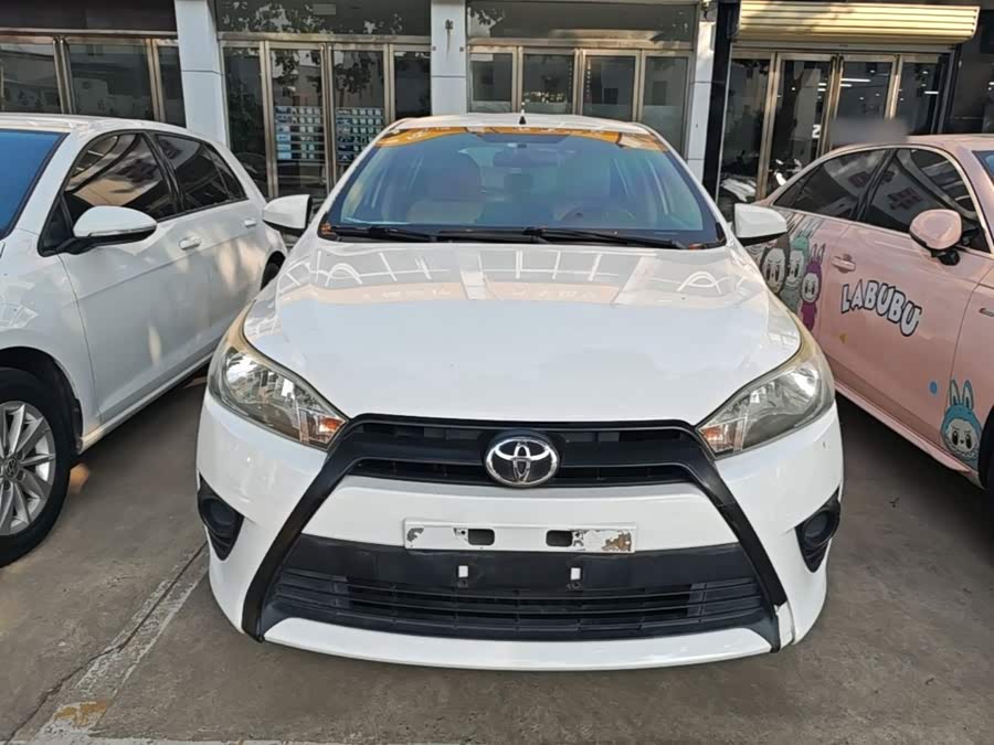 Toyota Yaris L 2014