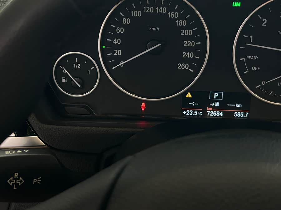 BMW 3 Series 2016 — фото 14