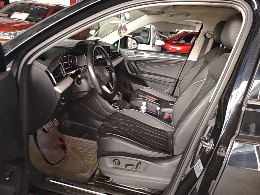 Volkswagen Tiguan L 2022 — фото 15