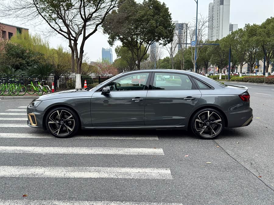 Audi A4L 2024