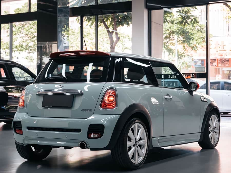 MINI MINI 2011