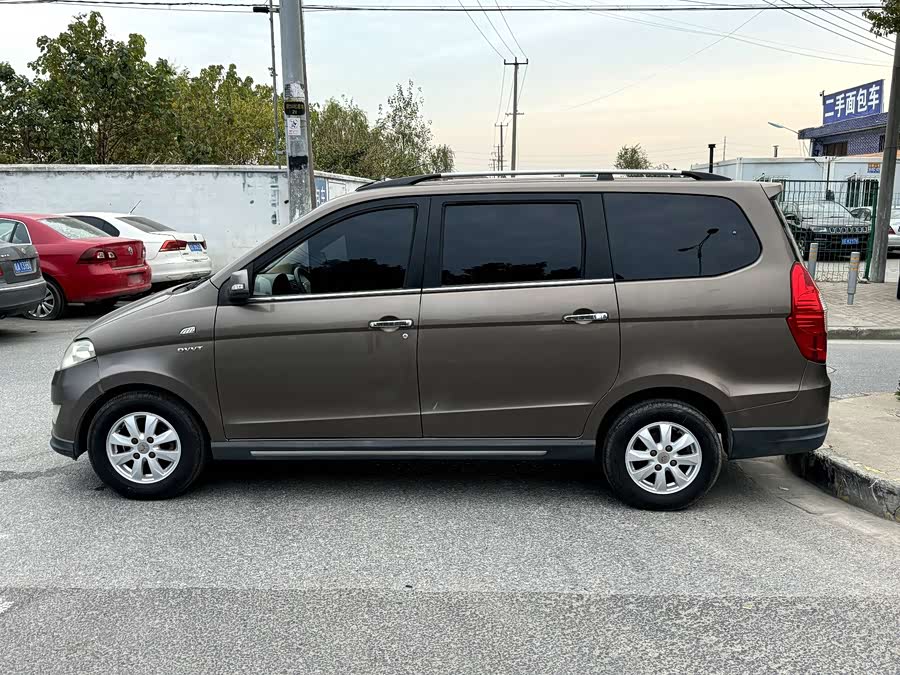 Wuling Hongguang 2014