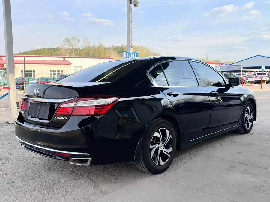 Honda Accord 2016 — фото 9