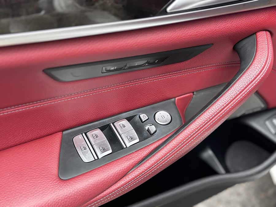 BMW 5 Series 2020 — фото 15