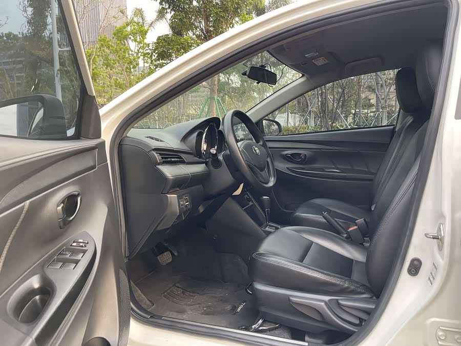 Toyota Yaris L 2020