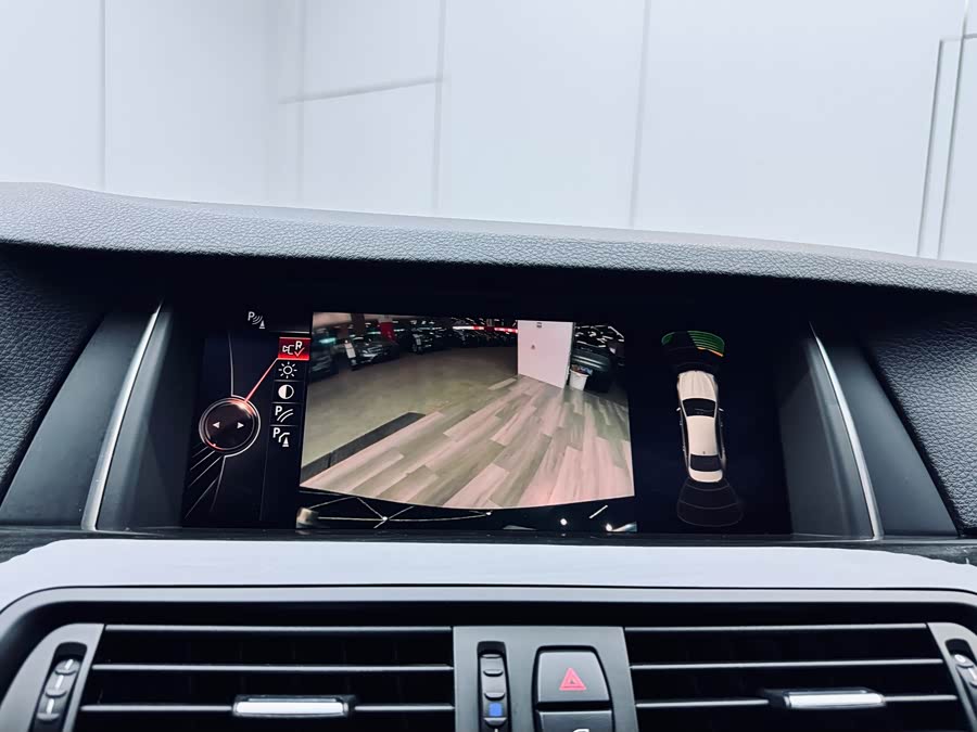 BMW 5 Series 2014 — фото 15
