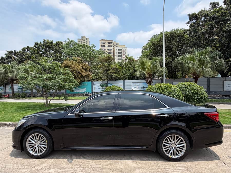 Toyota Crown 2017