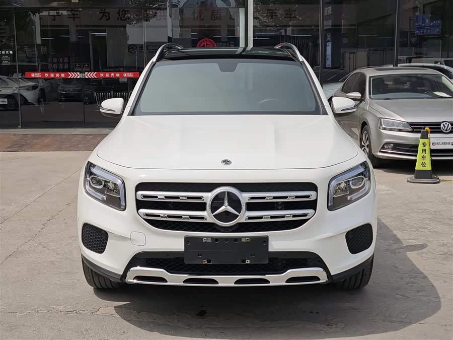 Mercedes-Benz GLB 2023