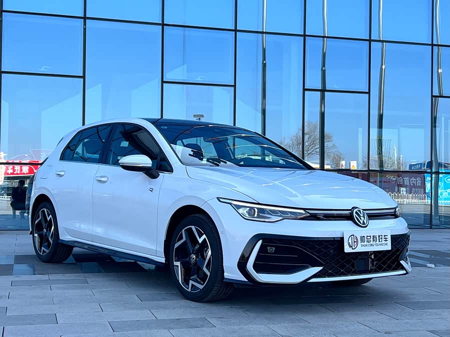 Volkswagen Golf 2025