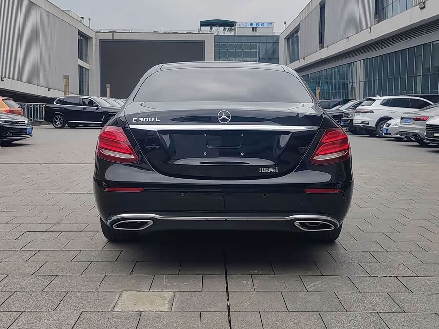 Mercedes-Benz E-Class 2020 — фото 17
