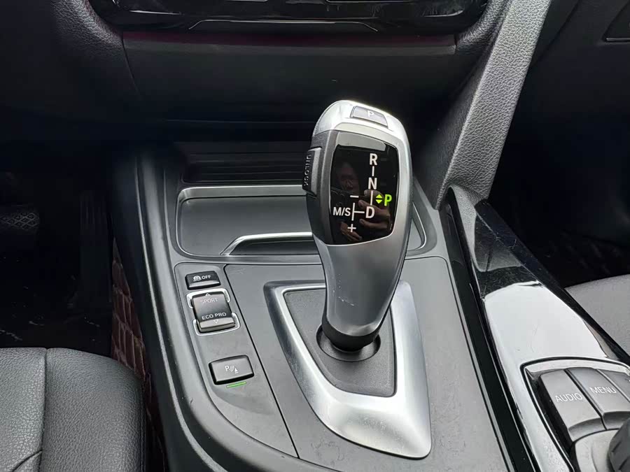 BMW 3 Series 2017 — фото 15