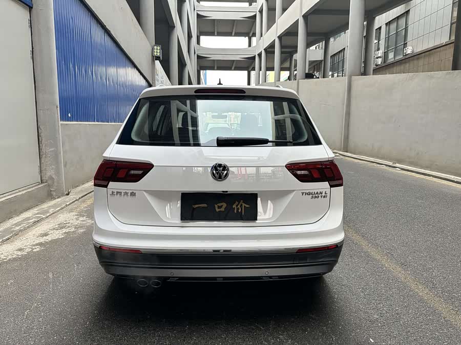 Volkswagen Tiguan L 2017 — фото 8