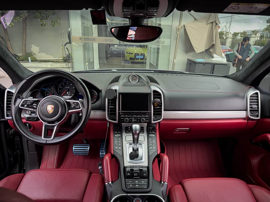 Porsche Cayenne 2016 — фото 17