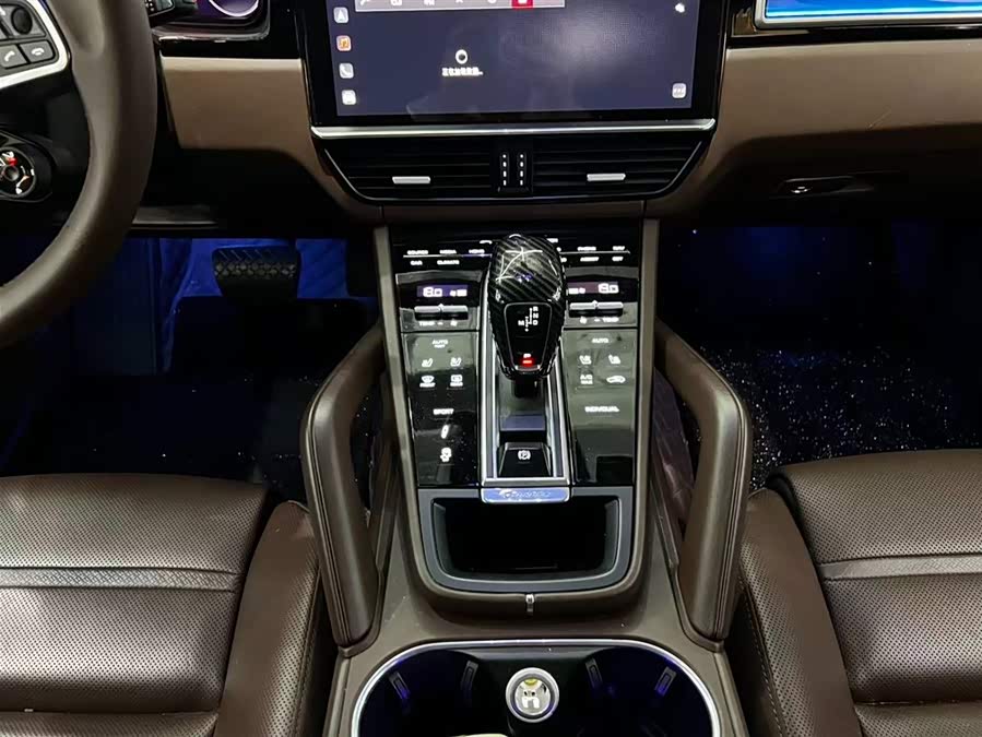 Porsche Cayenne 2019 — фото 10
