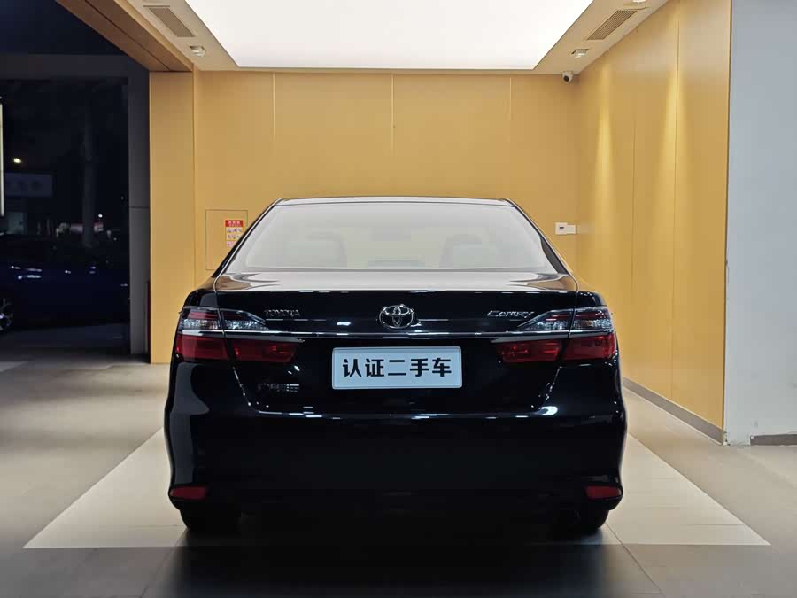 Toyota Camry 2016 — фото 29