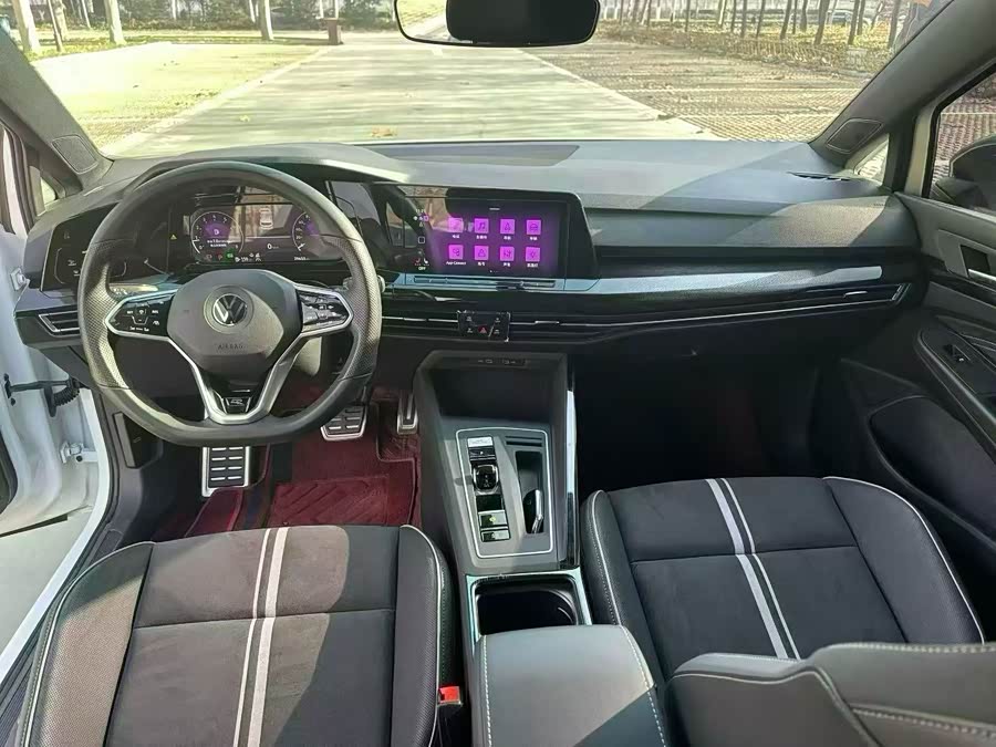 Volkswagen Golf 2024