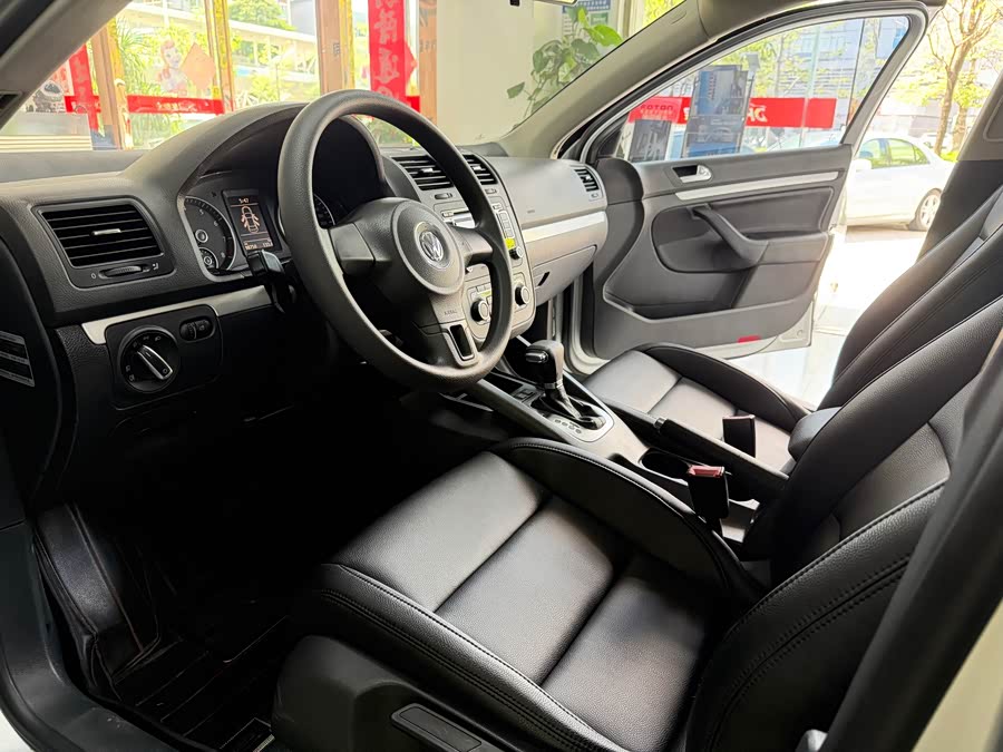 Volkswagen Sagitar 2011