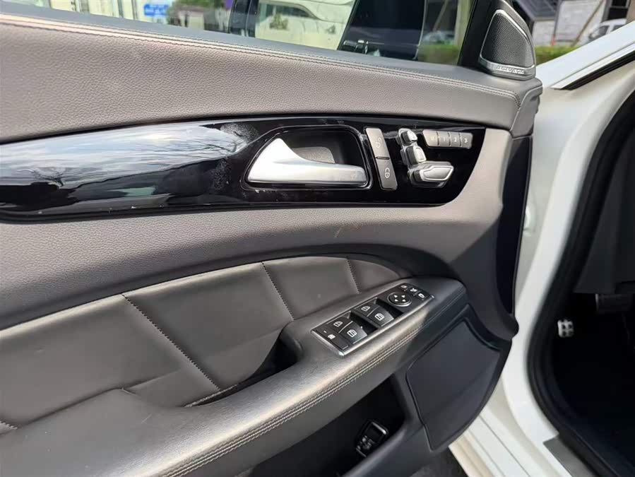 Mercedes-Benz CLS AMG 2015 — фото 16