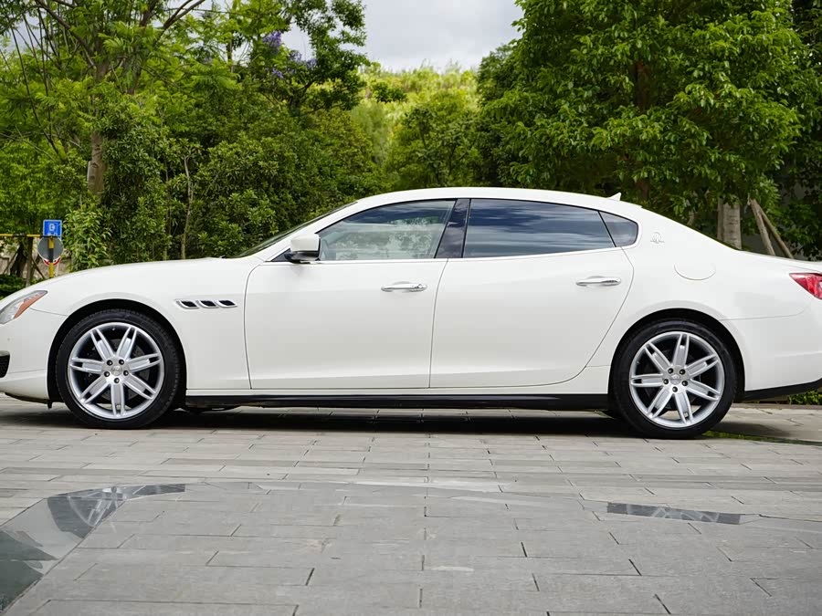 Maserati Quattroporte 2013