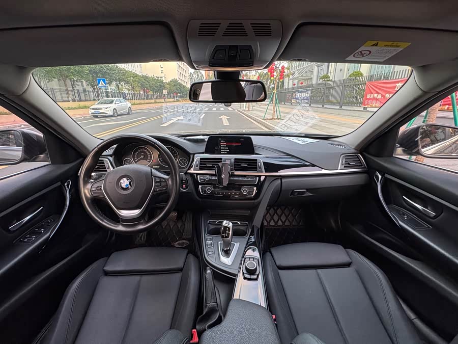 BMW 3 Series 2018 — фото 9