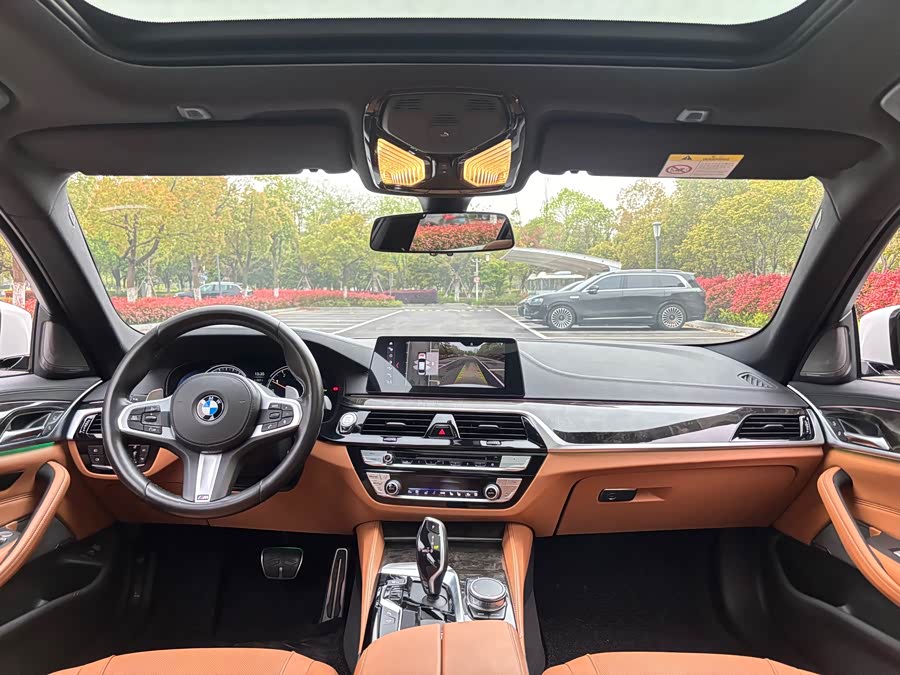 BMW 5 Series 2018 — фото 22