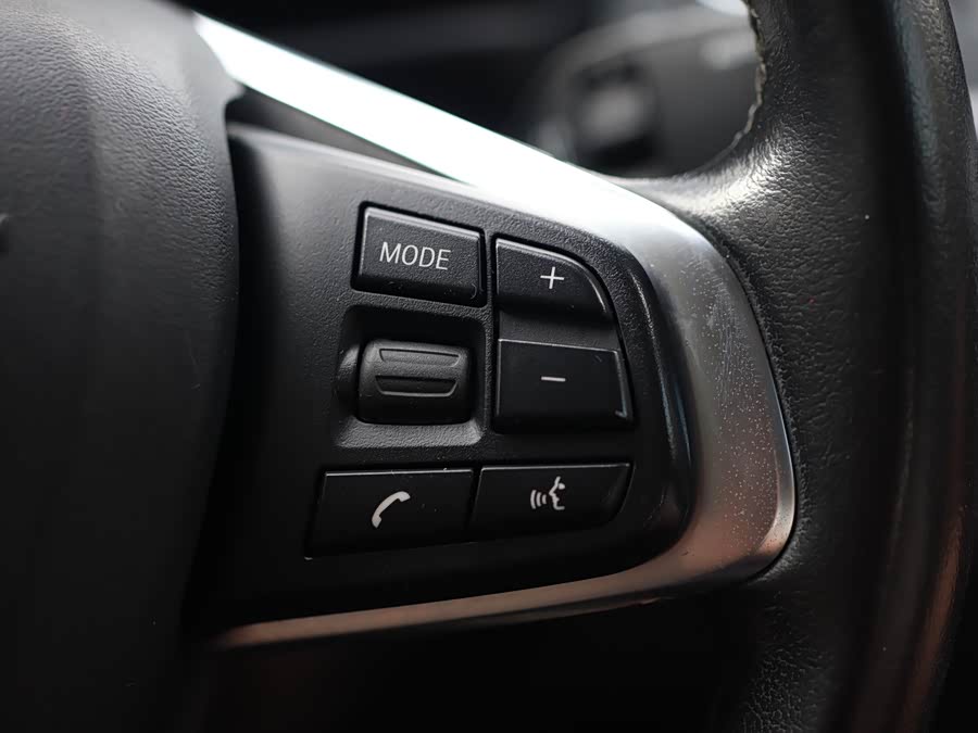 BMW 1 Series 2018 — фото 14