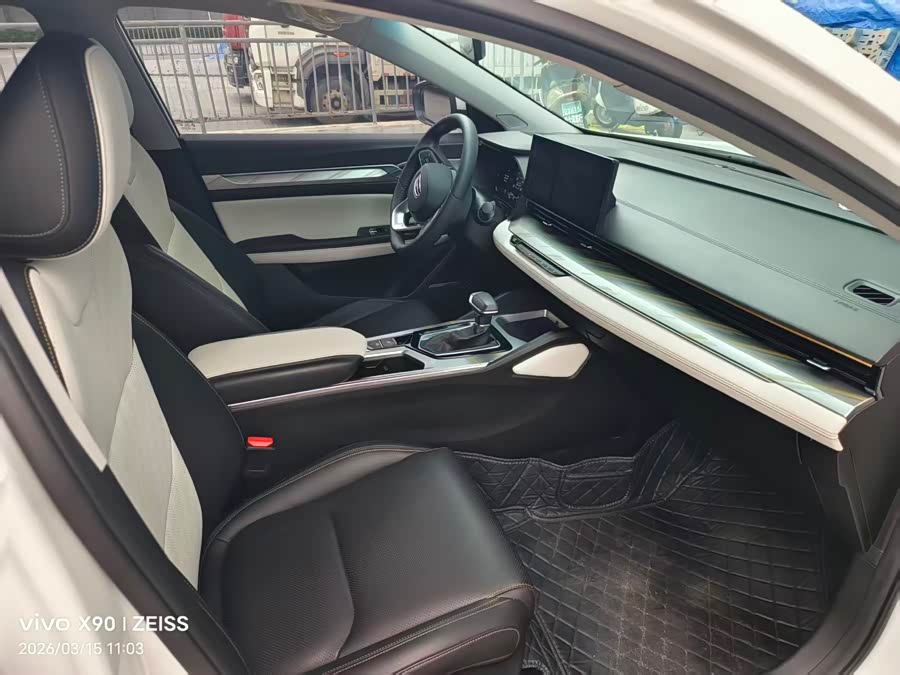 Geely Emgrand L 2022