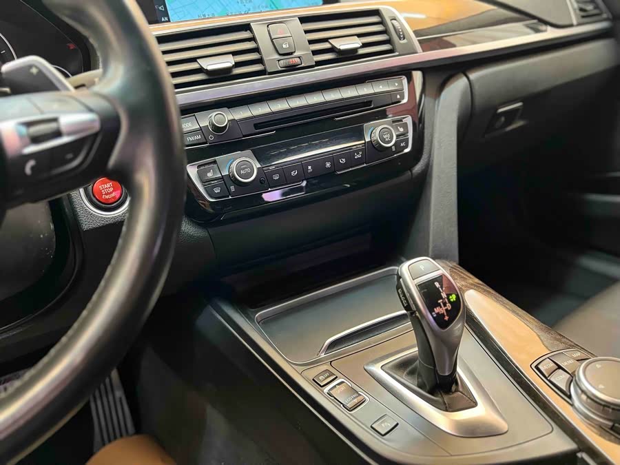 BMW 3 Series 2017 — фото 17