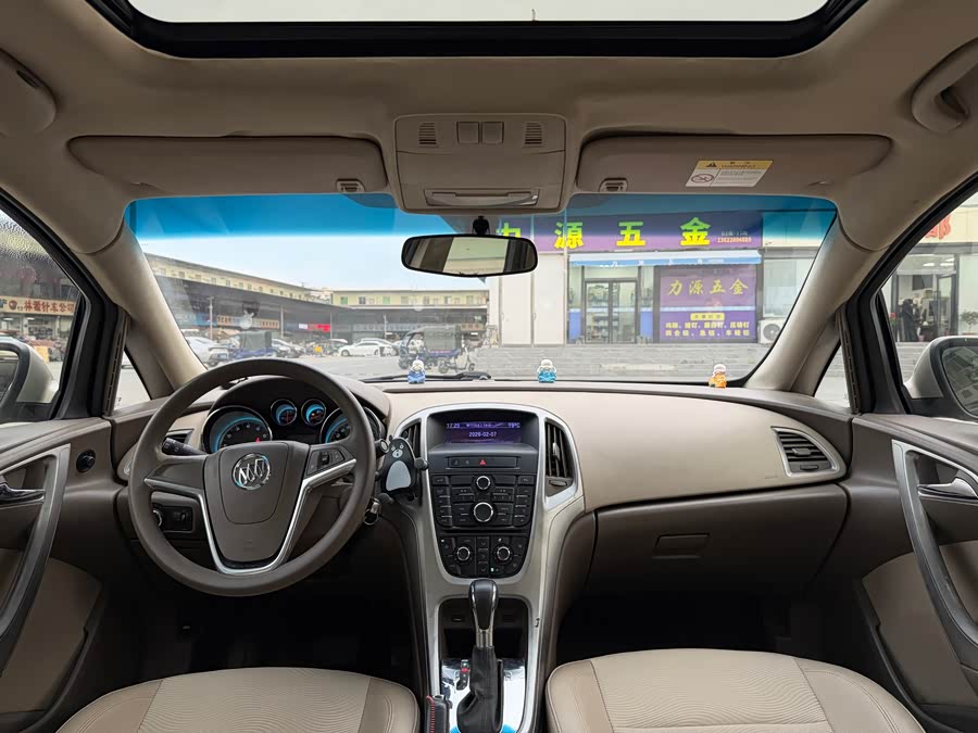 Buick Excelle 2013 — фото 14