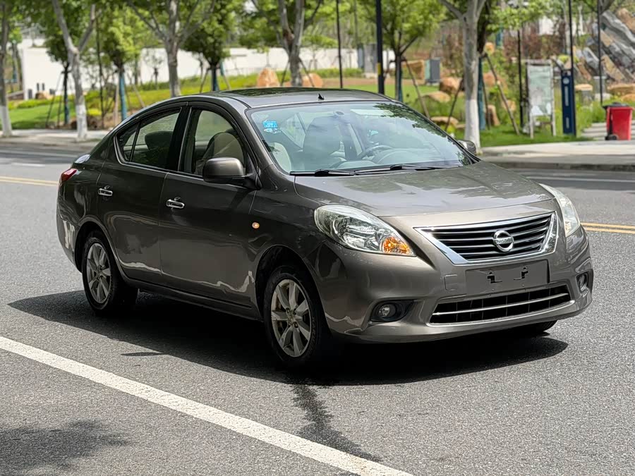 Nissan Sunny 2011