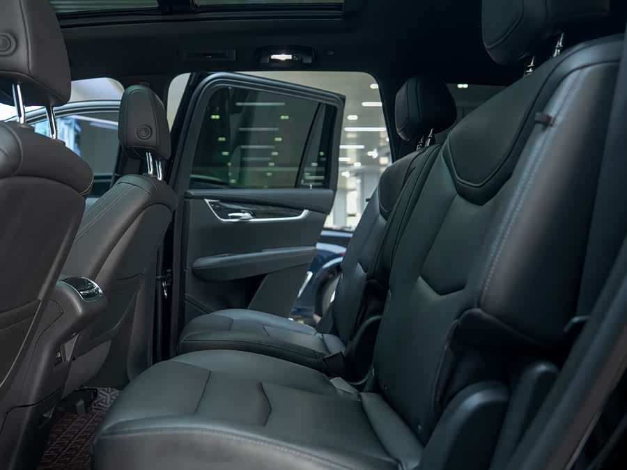 Cadillac XT6 2022 — фото 13