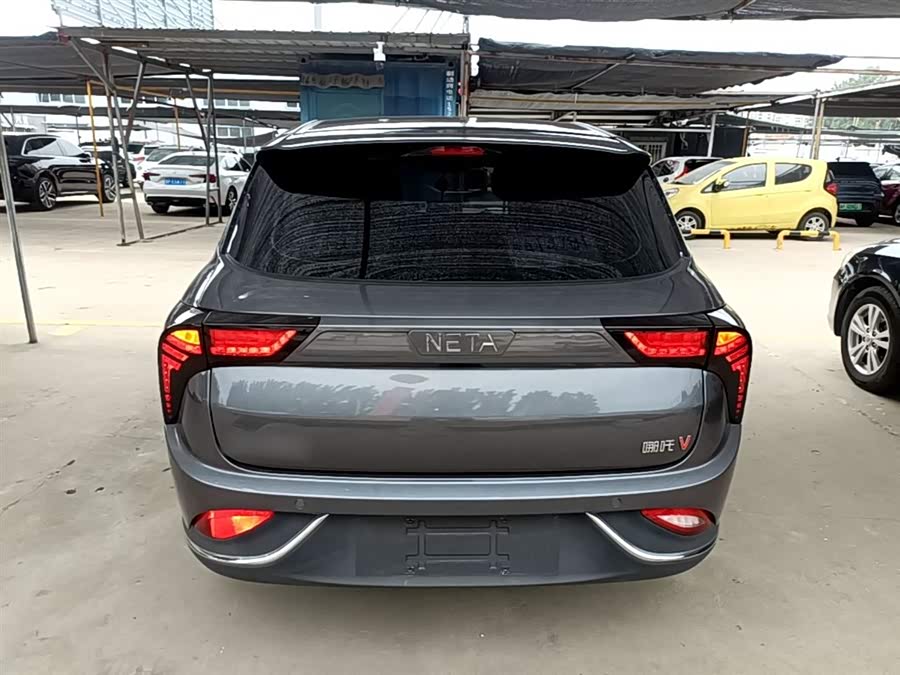 Neta V 2022