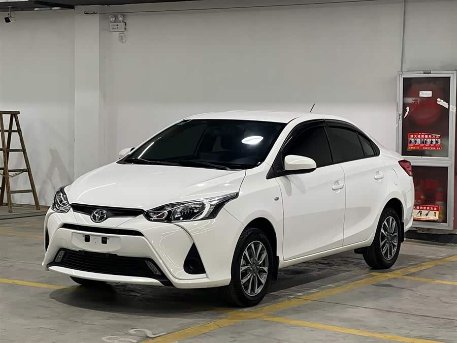 Toyota Yaris L 2022